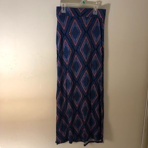 Aeropostale geometric maxi skirt with slit leg